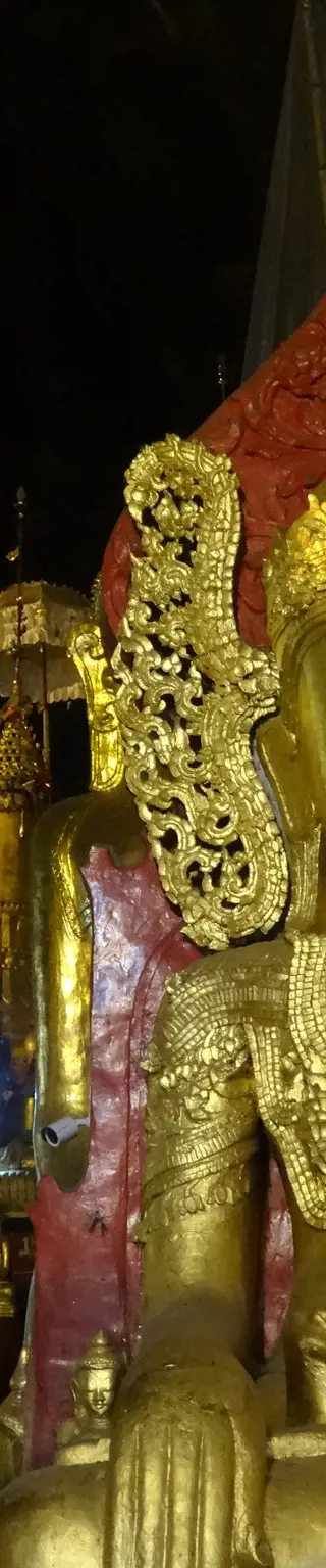 Bei den 8000 Buddhas der Pindaya Höhlen
